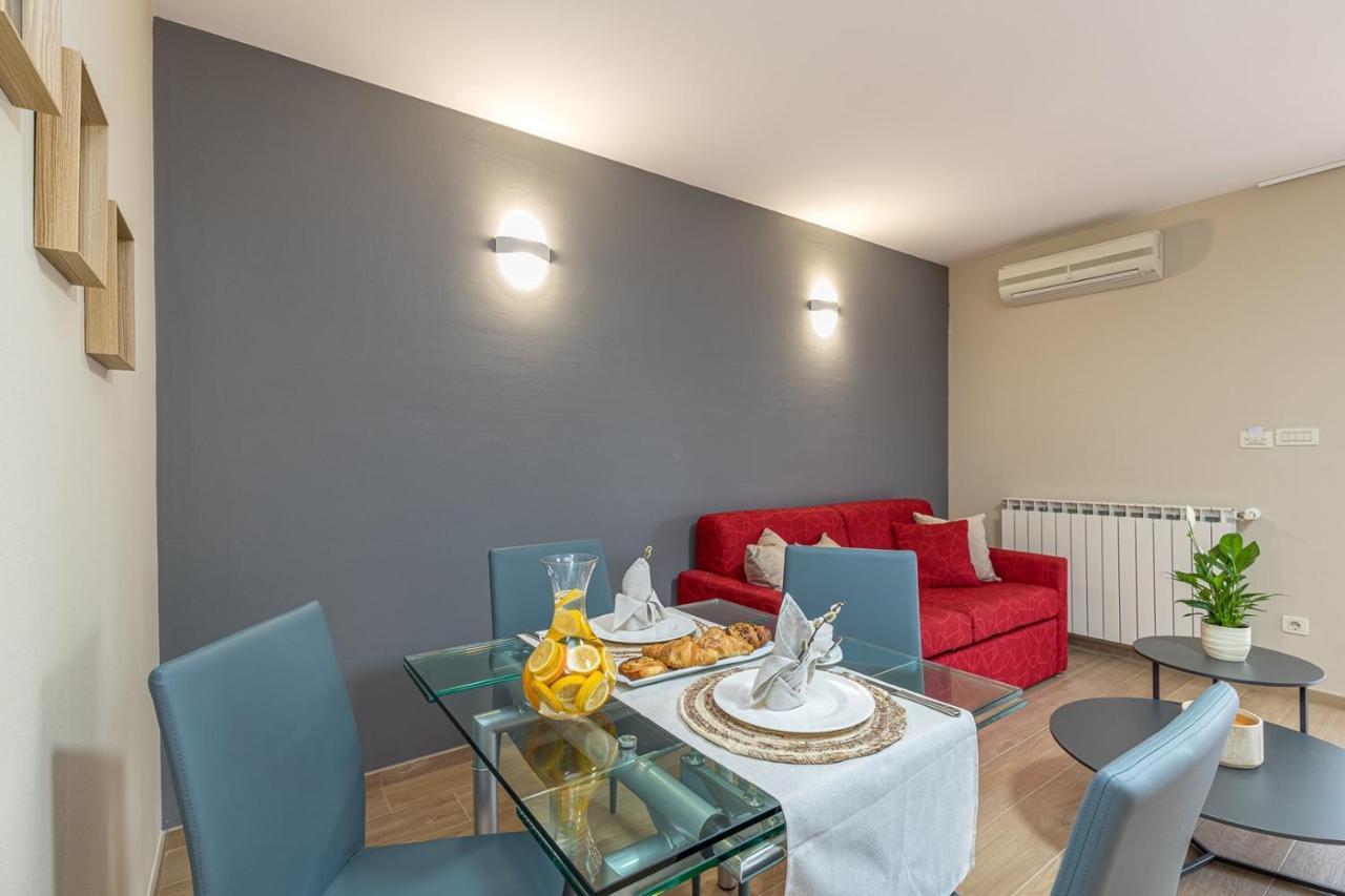 Apartment Complex Irena With Pool بوريتش المظهر الخارجي الصورة