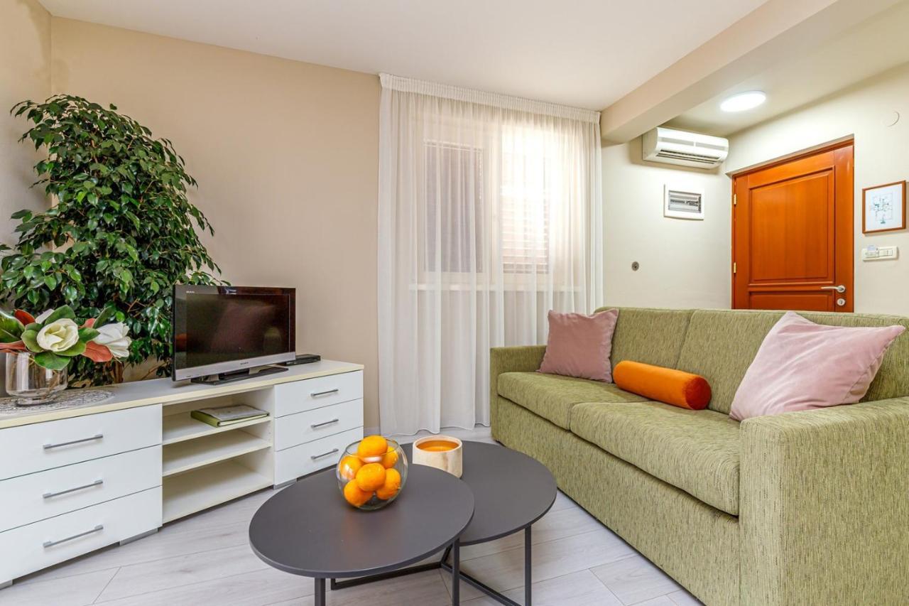 Apartment Complex Irena With Pool بوريتش المظهر الخارجي الصورة