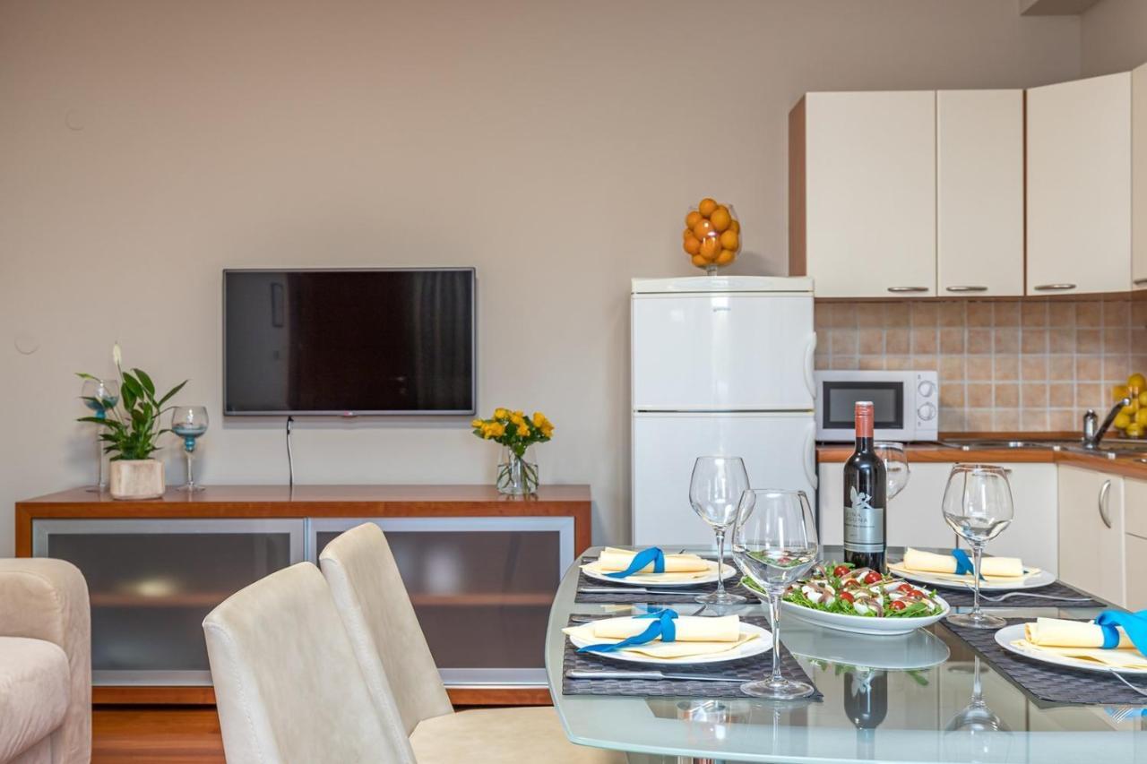 Apartment Complex Irena With Pool بوريتش المظهر الخارجي الصورة