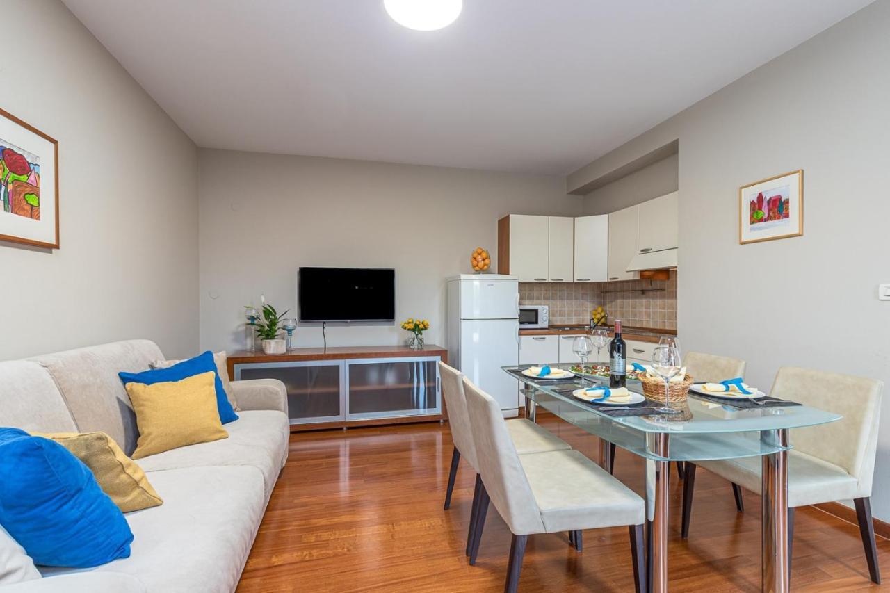 Apartment Complex Irena With Pool بوريتش المظهر الخارجي الصورة