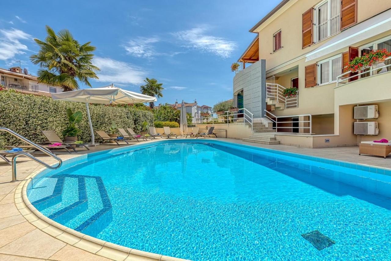 Apartment Complex Irena With Pool بوريتش المظهر الخارجي الصورة