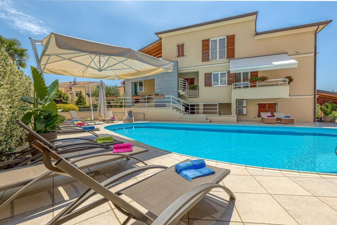 Apartment Complex Irena With Pool بوريتش المظهر الخارجي الصورة