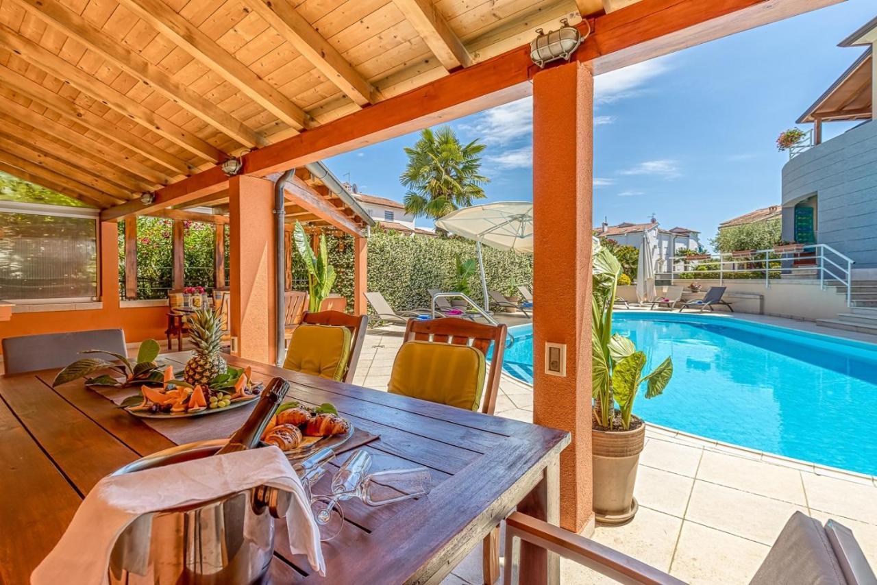 Apartment Complex Irena With Pool بوريتش المظهر الخارجي الصورة