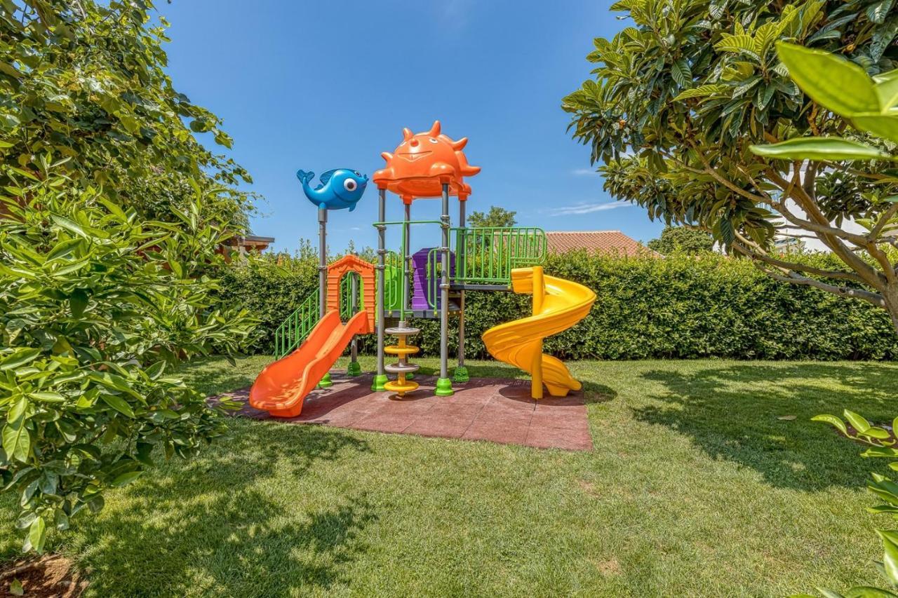 Apartment Complex Irena With Pool بوريتش المظهر الخارجي الصورة